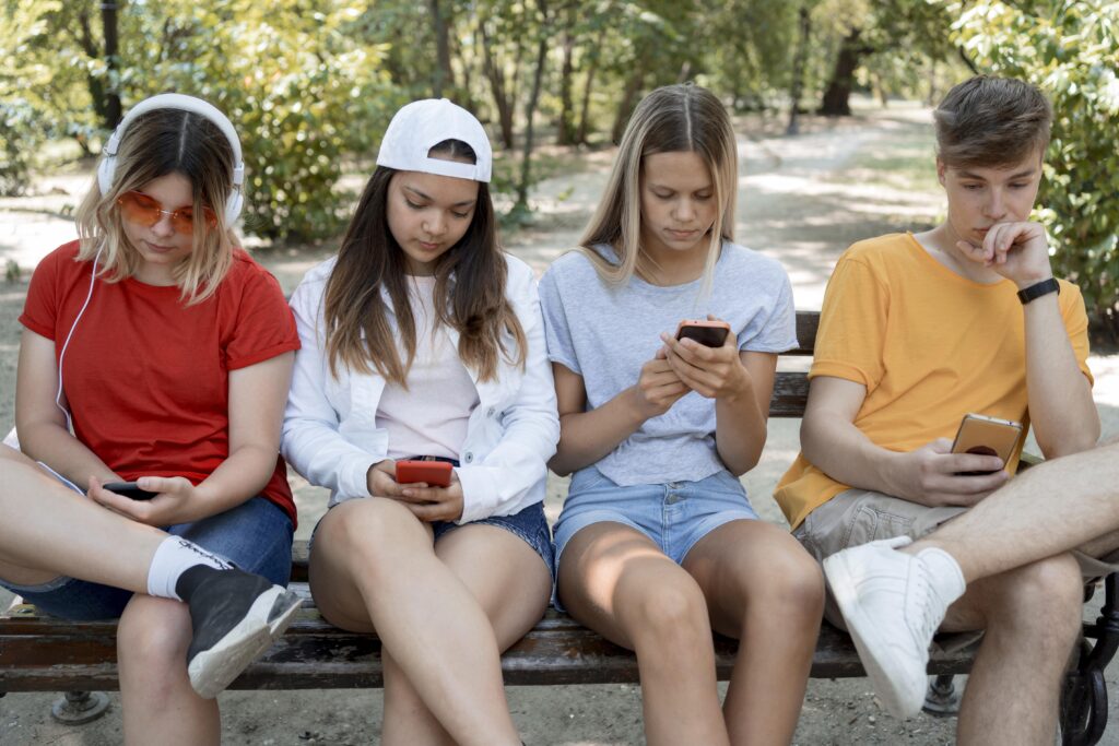 disconnessione digitale, educazione emotiva, adolescenti e social, smartphone e benessere mentale, detox digitale, alfabetizzaz